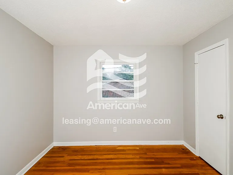 524439_010_wm_-_main_bedroom_13458606.jpg