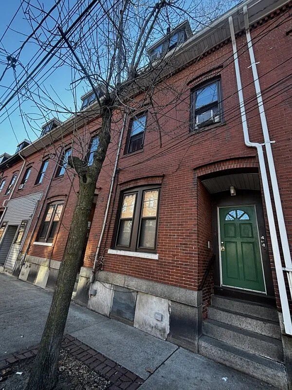 Building Photo - 14 Medford St #1