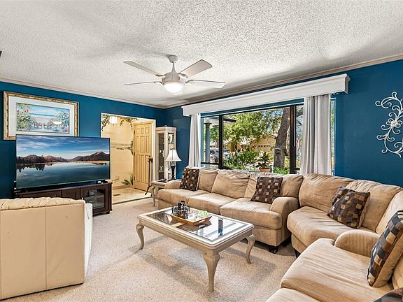 5th image of 260 QUEENSBERRY COURT