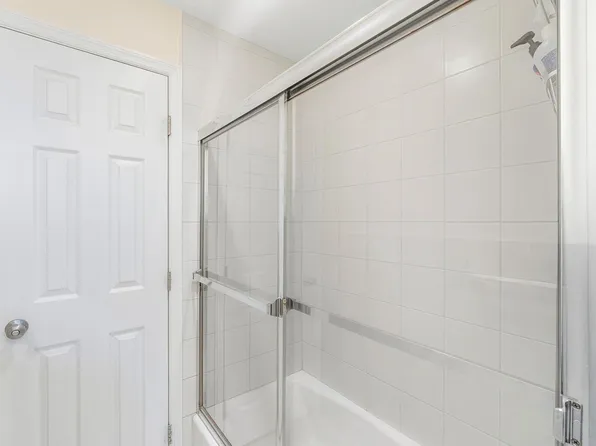 50 Glenwood Avenue image 24 of 30