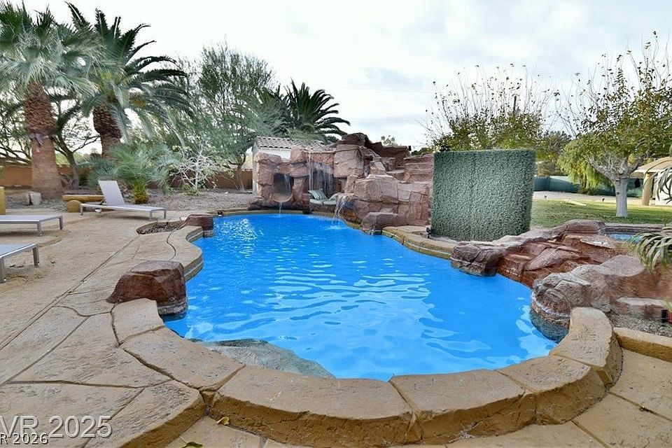1st image of 2926 E Eldorado Ln