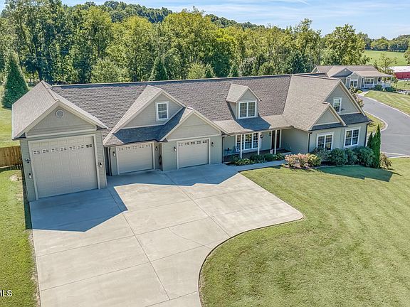 3rd image of 585-587 Sugar Hollow Rd