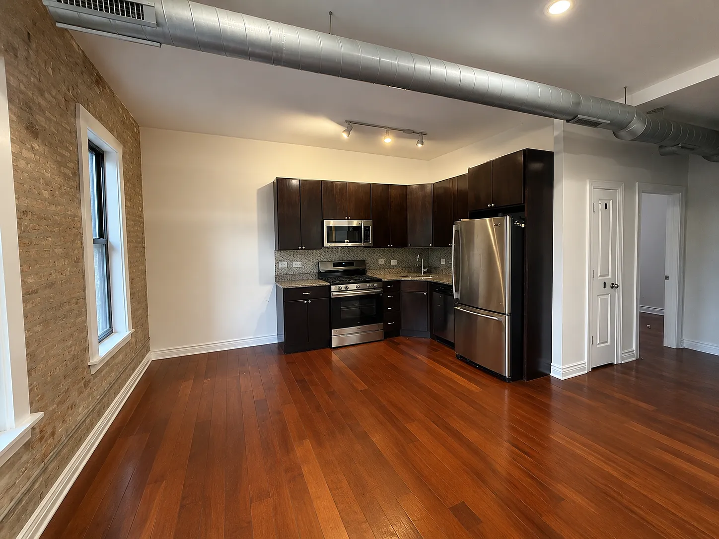 2 bed, 800 sqft, $2,795 — Photo 2