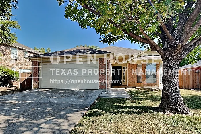 3 bed, 2.0 bath, 1436 sqft, $2,100 — Photo 1