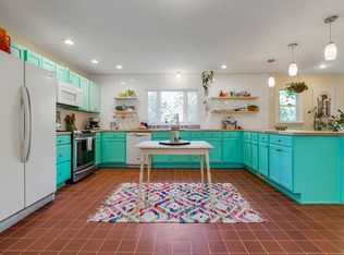 10706 Hillcrest Rd, Kansas City, MO 64137