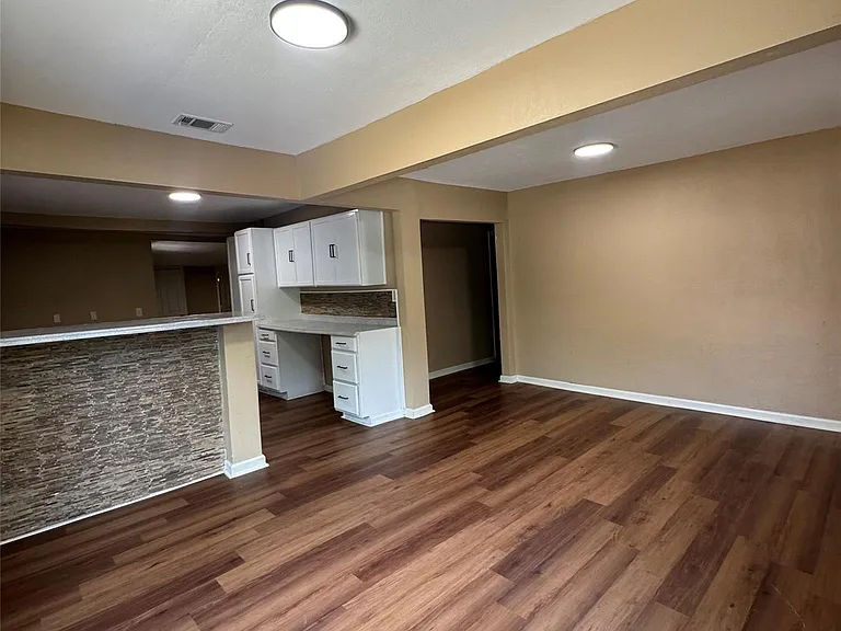 1311 Pershing St — Photo 5