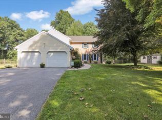 8 Rand Dr, Reading, PA 19606