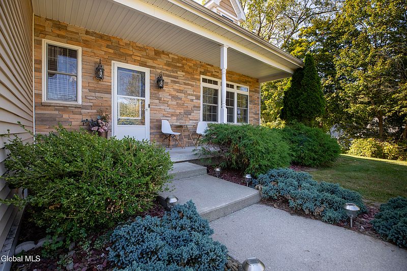 3rd image of 216 Glenmont Road