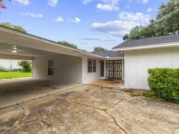 250 Twin Lakes Dr, Canton, MS 39046