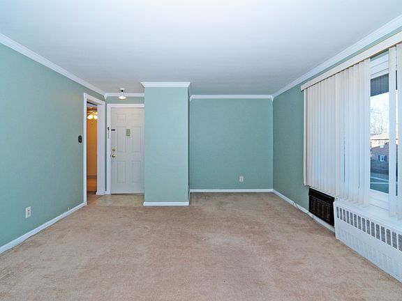 5th image of 32 Edmunton Dr APT A14