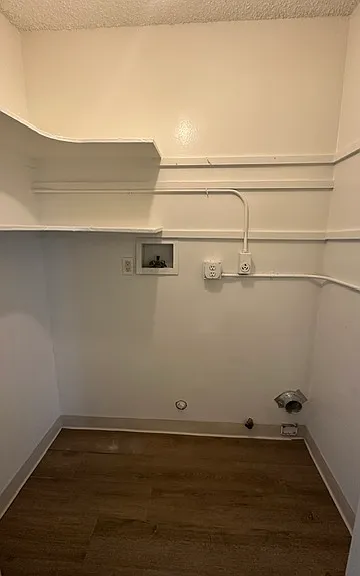 2727 Bayshore Ave — Photo 36