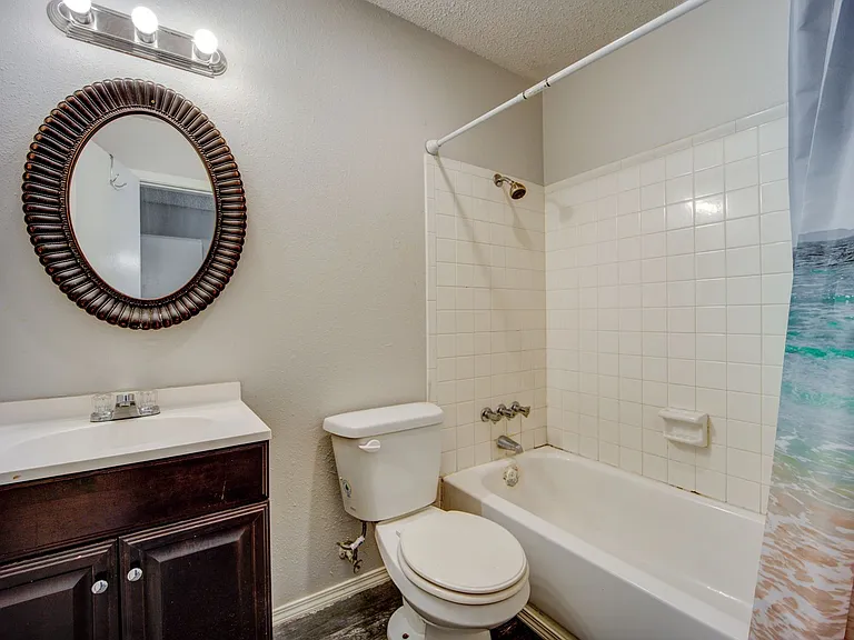 The Oak: 1 & 2 Bedroom Apartments — Photo 7