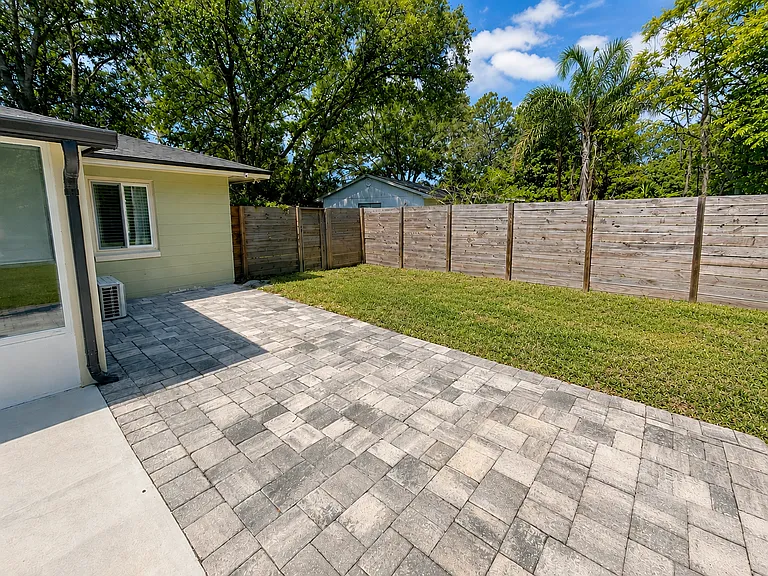 534 Sevilla Dr — Photo 21