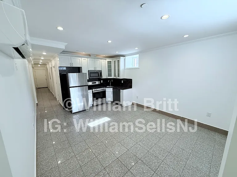 377 Danforth Ave #A9 — Photo 6