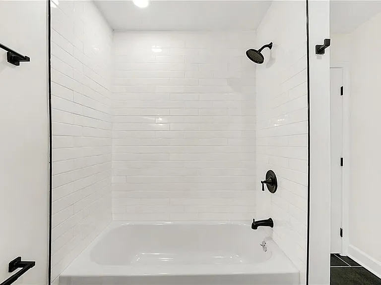 578 Alfred Rd NW — Photo 16