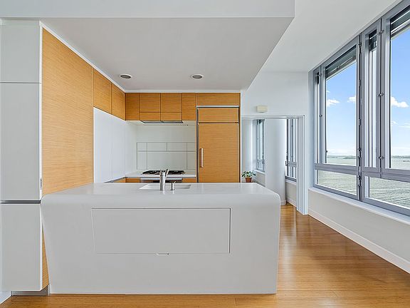 4th image of 8 River Ter APT 14S