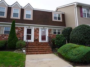 57 Heritage Ln, Fords, NJ 08863