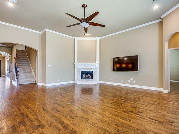 2nd image of 1731 Pinewood Dr