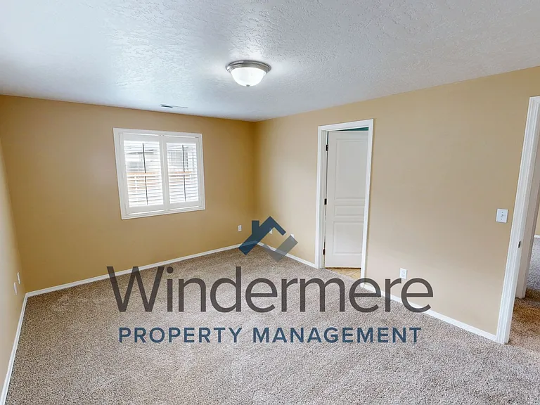 1233 SW Carver St — Photo 6