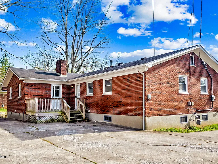 8199 Arnoldtown Rd — Photo 3
