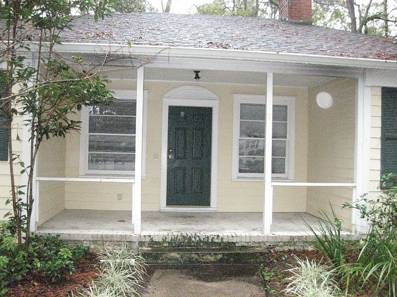1st image of 803 W Alden Ave