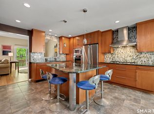 690 Forest Rd #642, West Haven, CT 06516