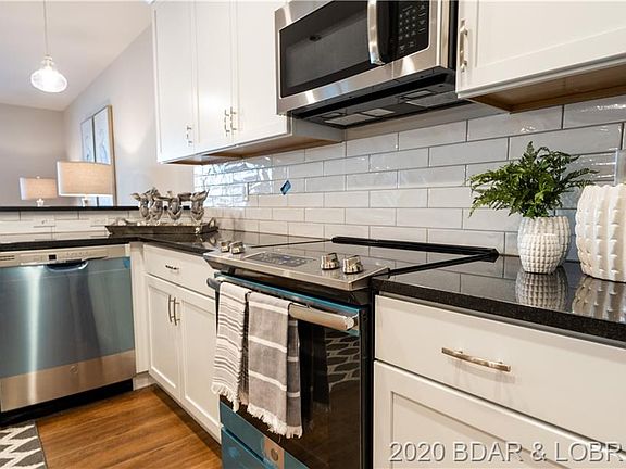3rd image of 166 Captiva Dr #4B