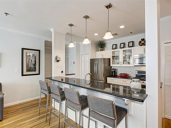 5th image of 380 Newark St APT 5A