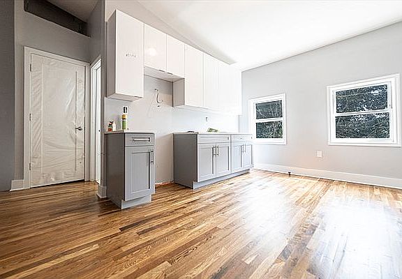 2nd image of 478 Lafayette Ave #2R