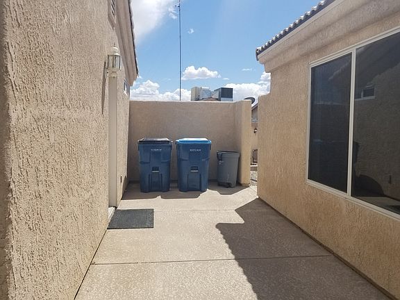 3rd image of 3747 Mission Dr S