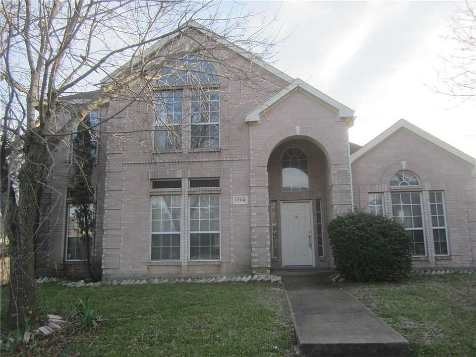 1st image of 1704 Stonebridge Dr