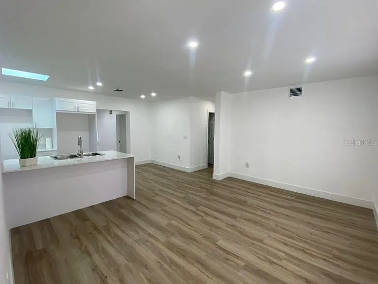 22011 Catherine Ave — Photo 9