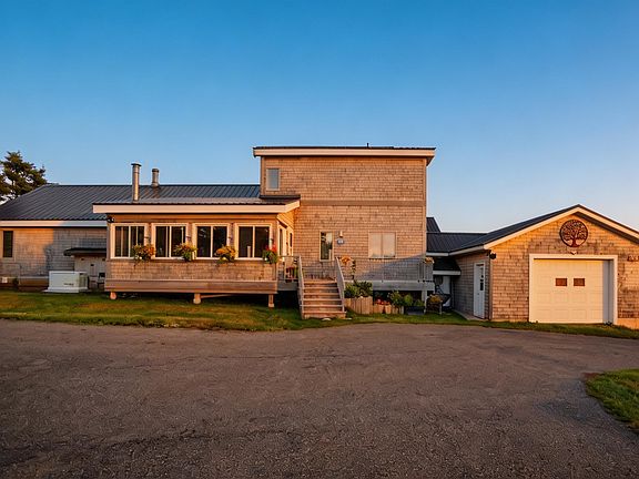 2nd image of 337 Harbour Rd #335