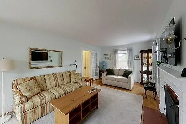 94 Eustis Ave — Photo 4