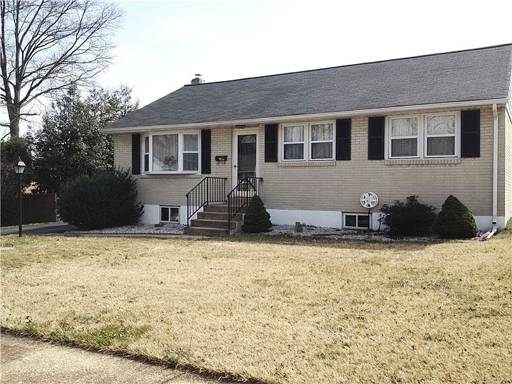 1st image of 2506 Woodview Dr
