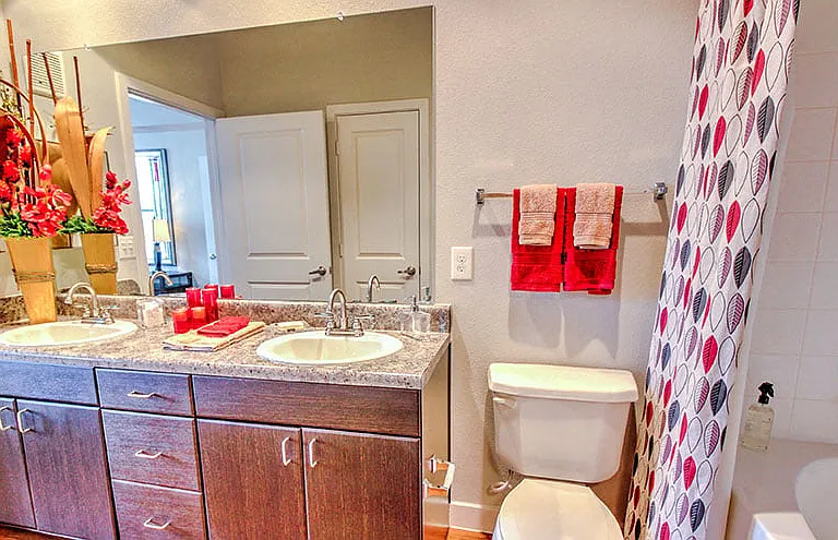 Connection at Buffalo Pointe Apartments — Photo 14