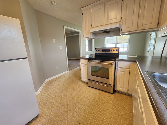2nd image of 4126 Sedgwyck Ln