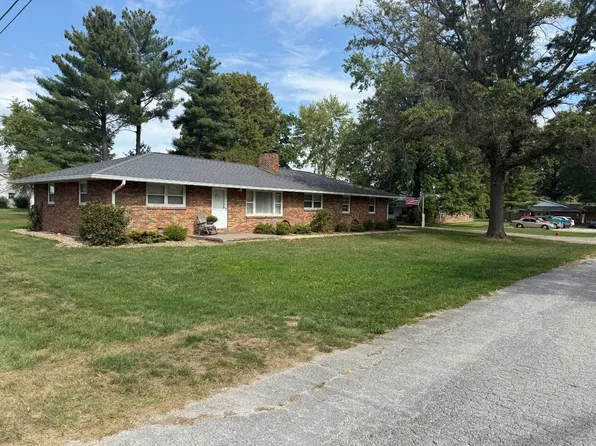 511 N 3rd St, Wellsville, MO 63384