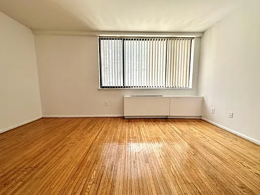 Rented by J PRESTON AND ASSOCIATES INC | media 17