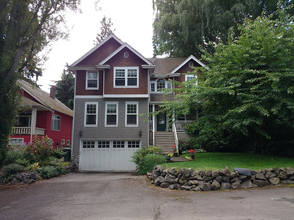 2nd image of 2715 NE 91st St