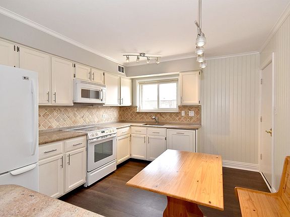 5th image of 9478 Bay Colony Dr APT 3N
