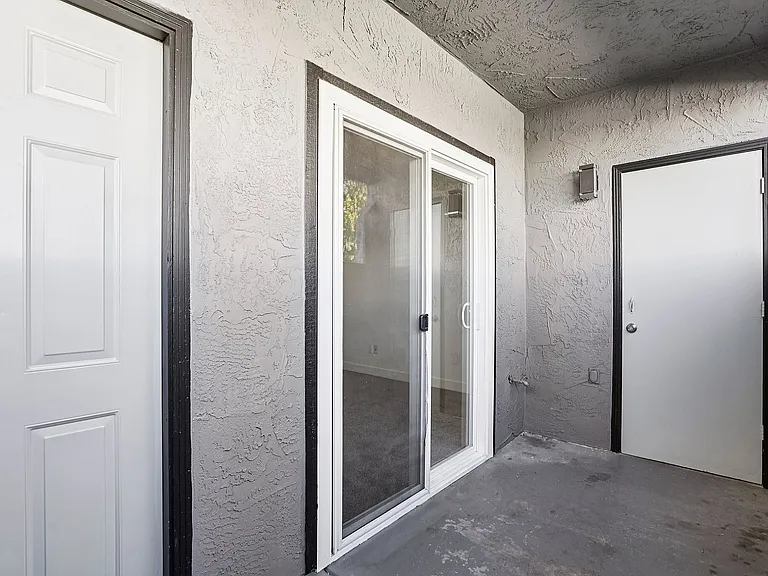 Interior 2x2