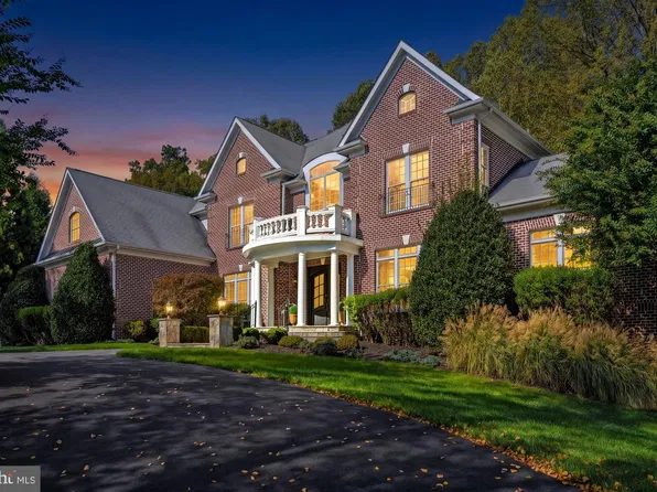2583 Vintage Crest Ln, Oakton, VA 22124