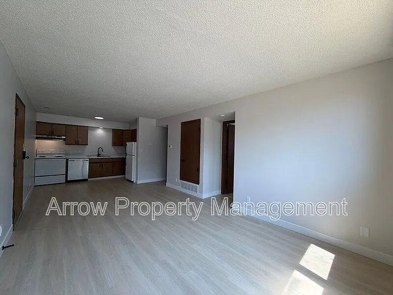 2323 T St #7 — Photo 4
