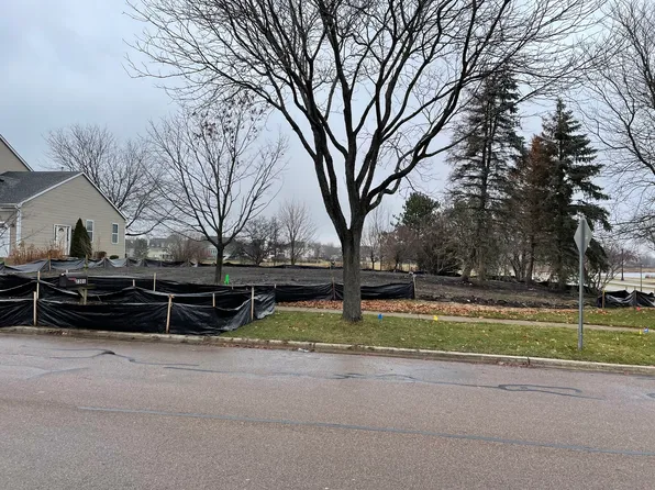 2301 Barnhart St, West Chicago, IL 60185