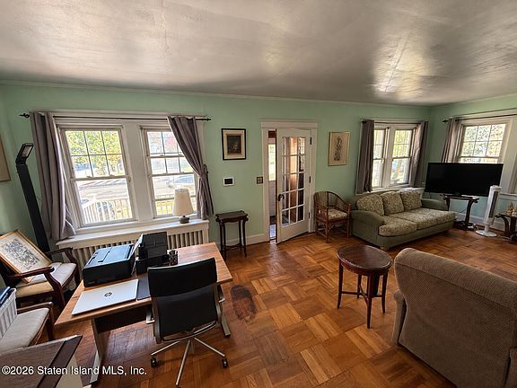 5th image of 108 Crystal Ave