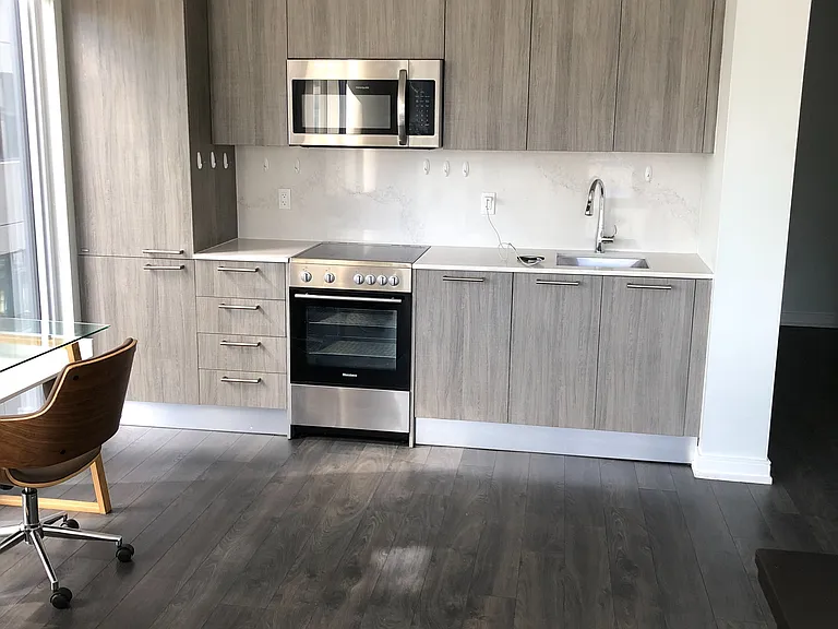 28 Wellesley St E #1702 — Photo 8
