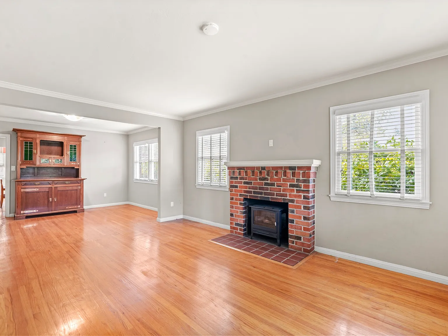 Rare Menlo Park Property with Spacious Main Home & Private ADU — Photo 3