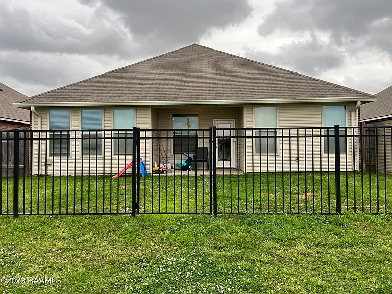 121 Merrydale Ln — Photo 33