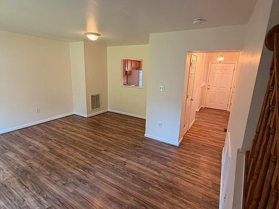 2nd image of 1169 Commercial Ct